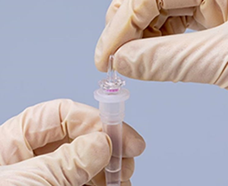 滴下チップをはめる