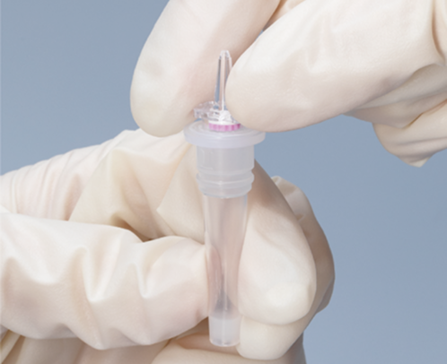 滴下チップをはめる